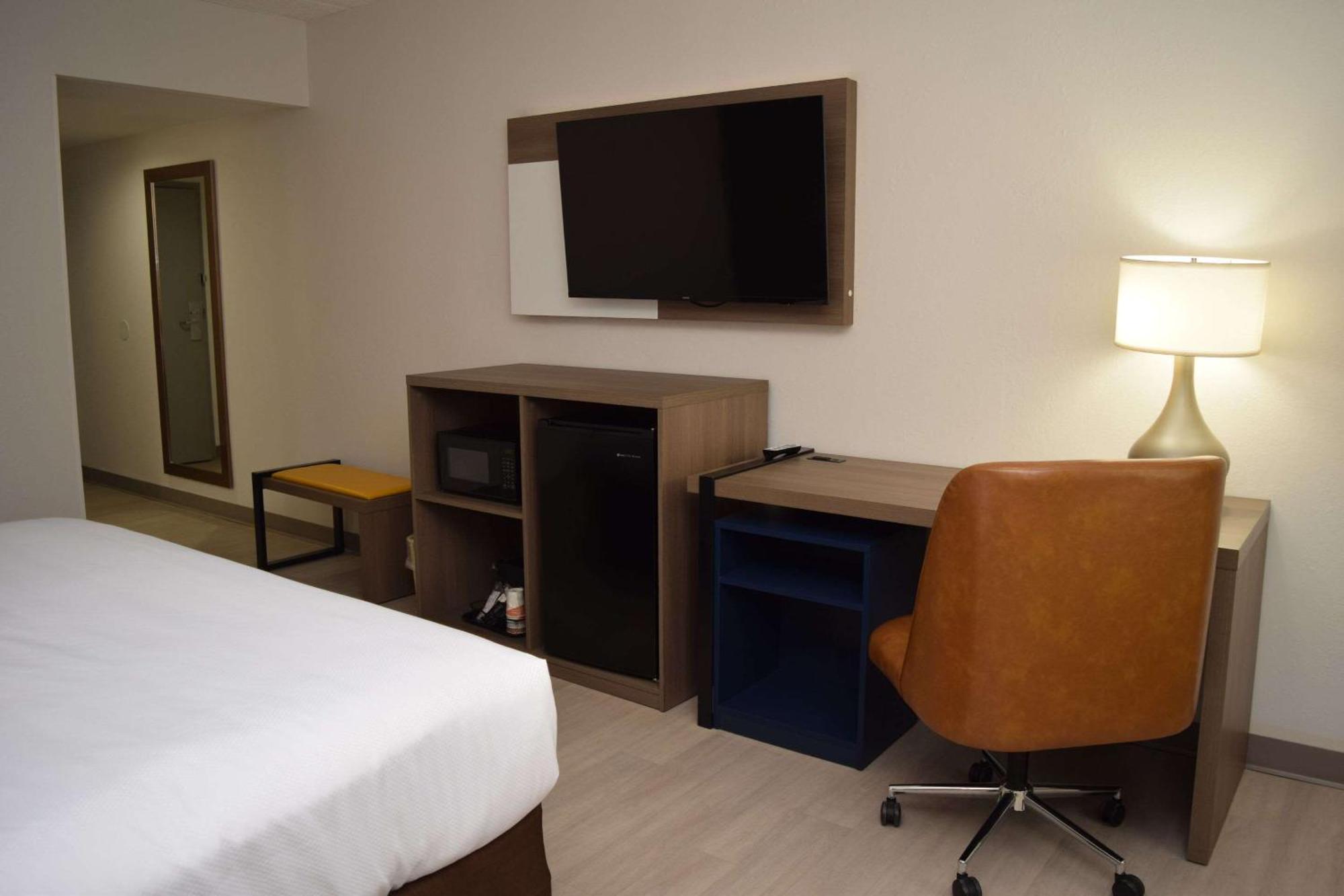 Comfort Inn & Suites Syracuse-Carrier Circle East Syracuse Esterno foto