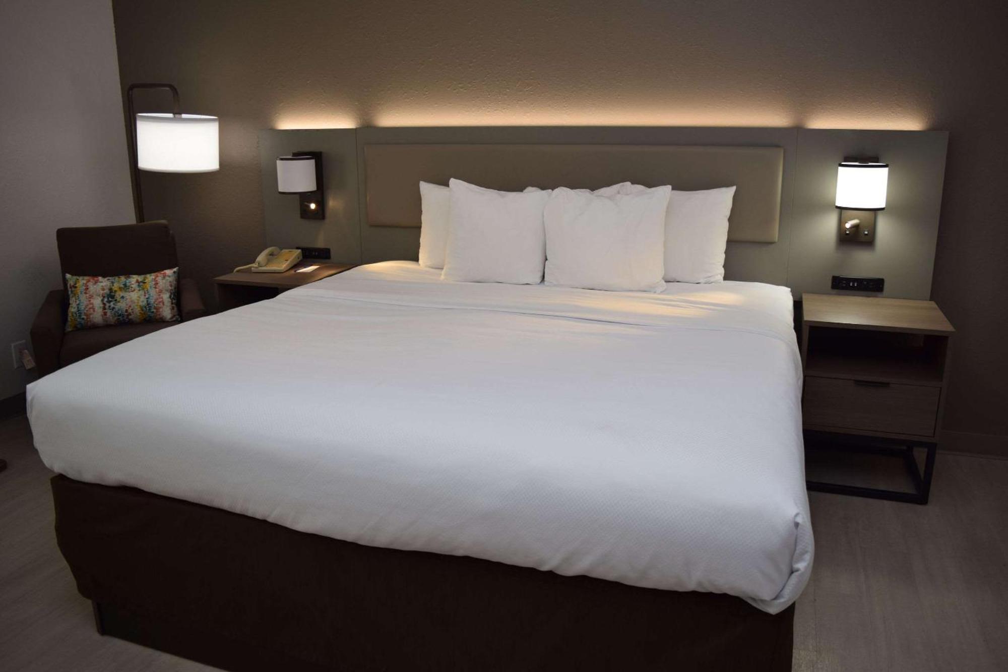 Comfort Inn & Suites Syracuse-Carrier Circle East Syracuse Esterno foto