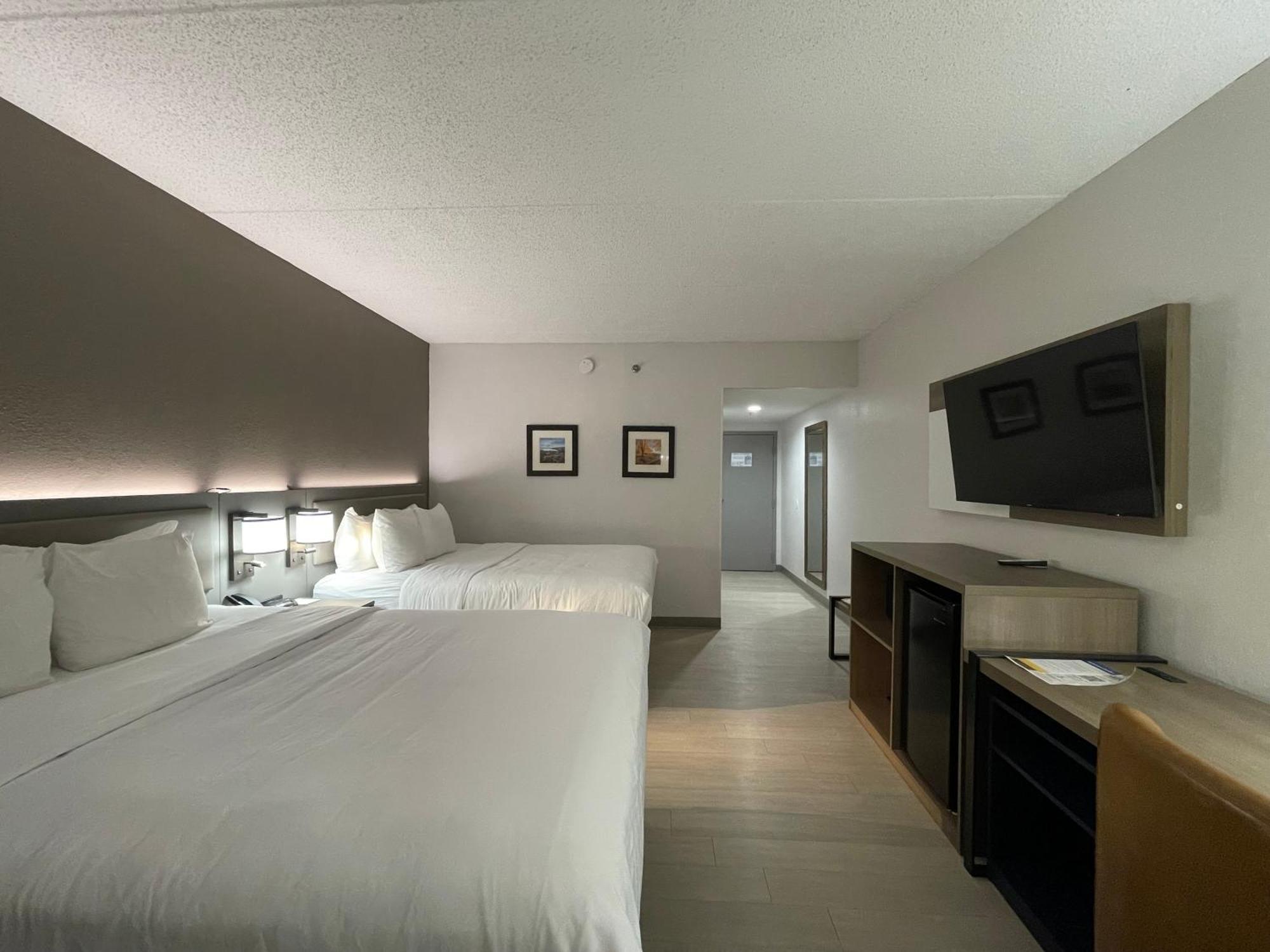 Comfort Inn & Suites Syracuse-Carrier Circle East Syracuse Esterno foto