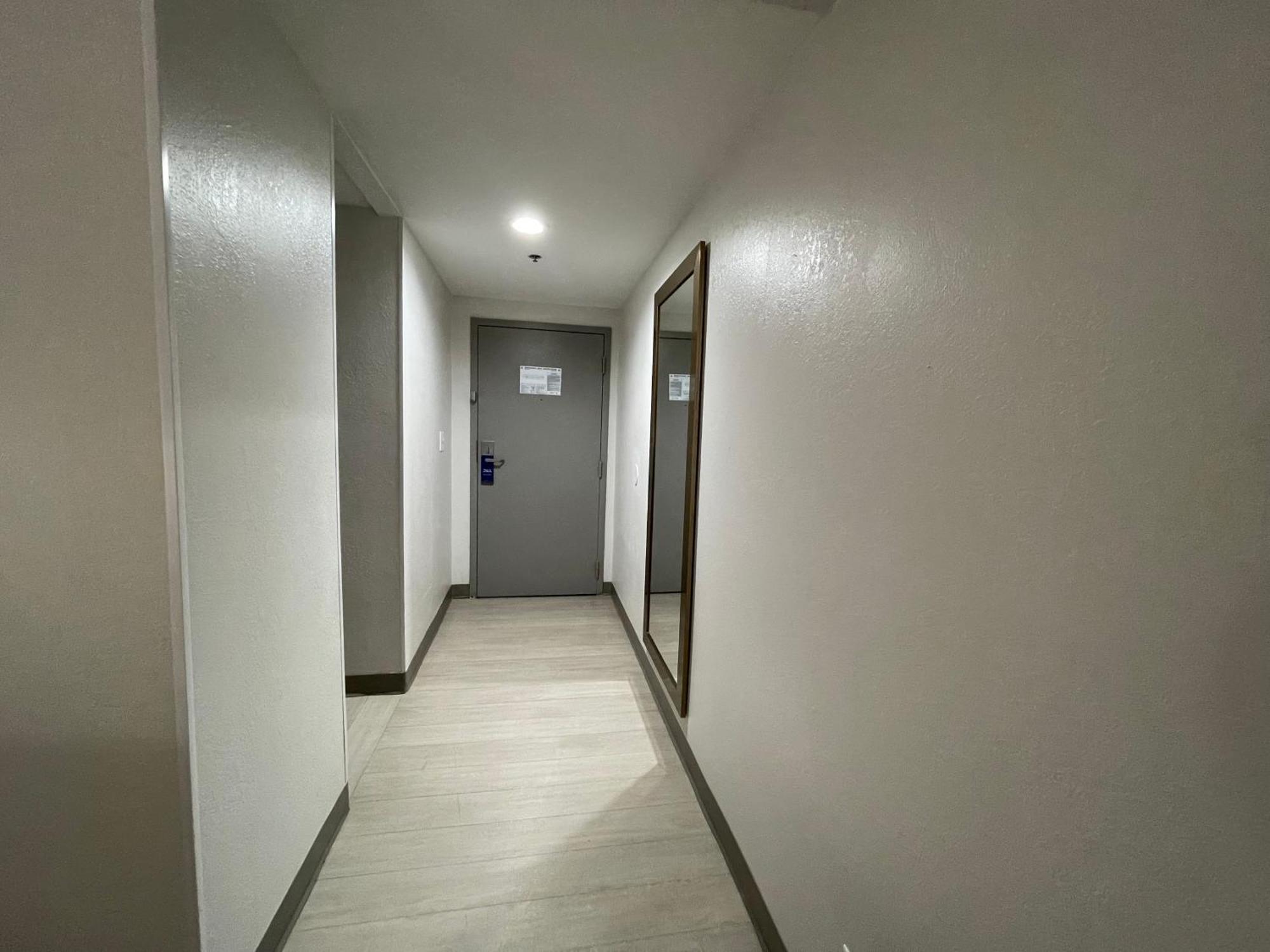 Comfort Inn & Suites Syracuse-Carrier Circle East Syracuse Esterno foto