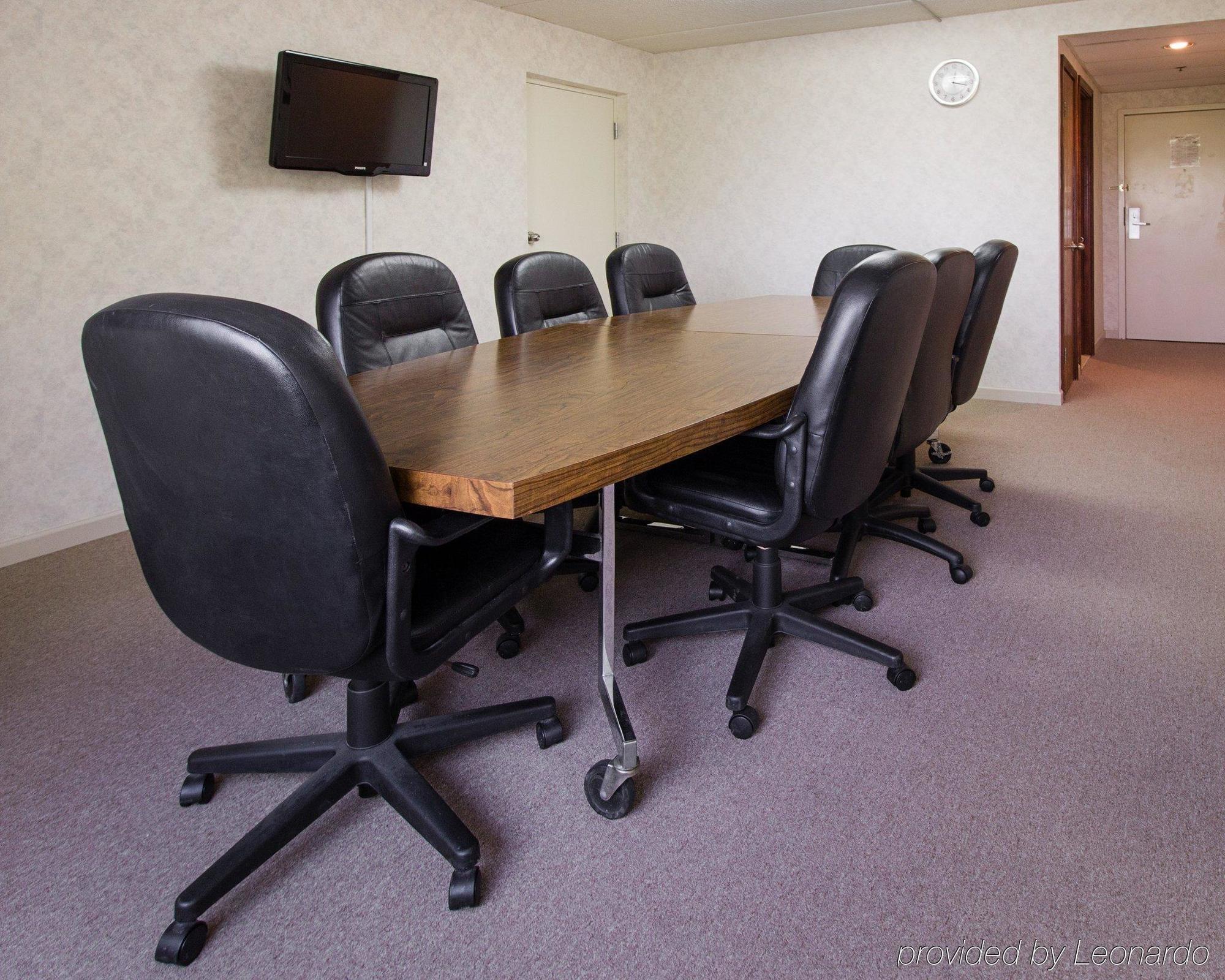 Comfort Inn & Suites Syracuse-Carrier Circle East Syracuse Esterno foto